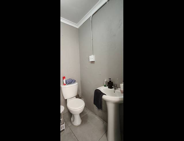 2 BEDROOM HOUSE TO LET IN AUCKLAND PARK